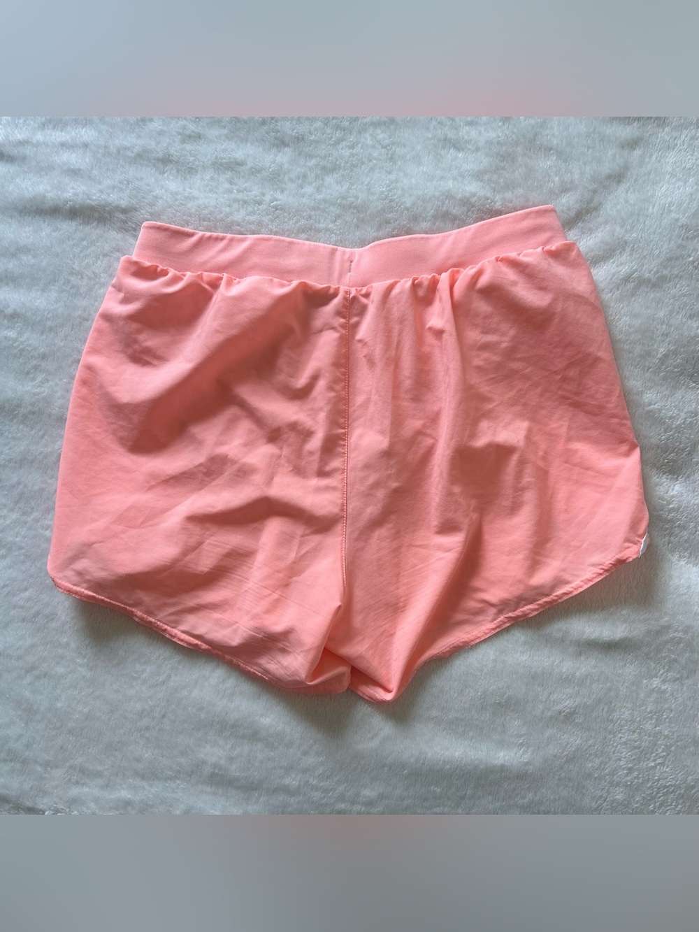 Under Armour Fly By 2.0 Shorts – Coral – Size Small - Picture 2 of 3
